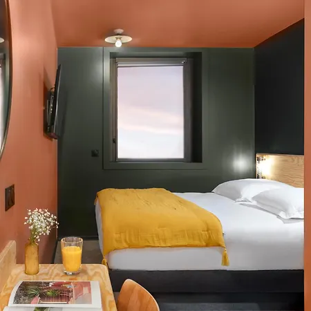 Hotel Eklo Centre Bastide Bordeaux
