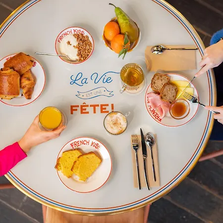 Hotel Eklo Centre Bastide Bordeaux