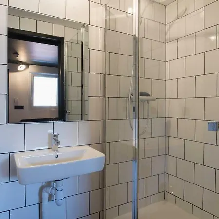 Hotel Eklo Centre Bastide Bordeaux