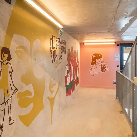 Eklo Centre Bastide Bordeaux