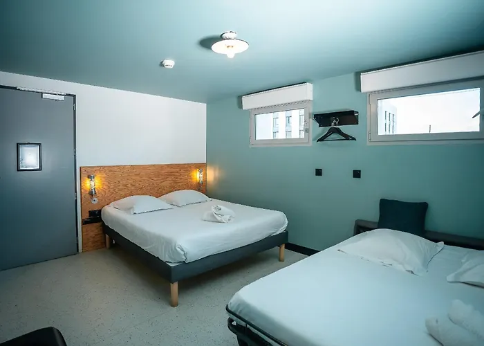 Hotel Eklo Centre Bastide Burdeos