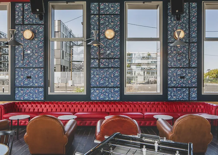 Hotel Eklo Centre Bastide 3*