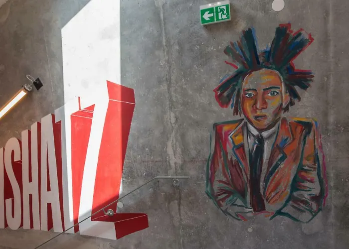 Hotel Eklo Centre Bastide Bordeaux