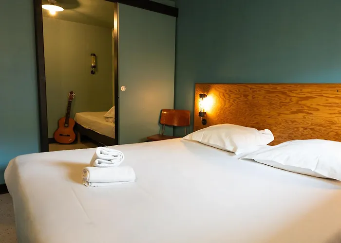 Hotel Eklo Centre Bastide Bordéus